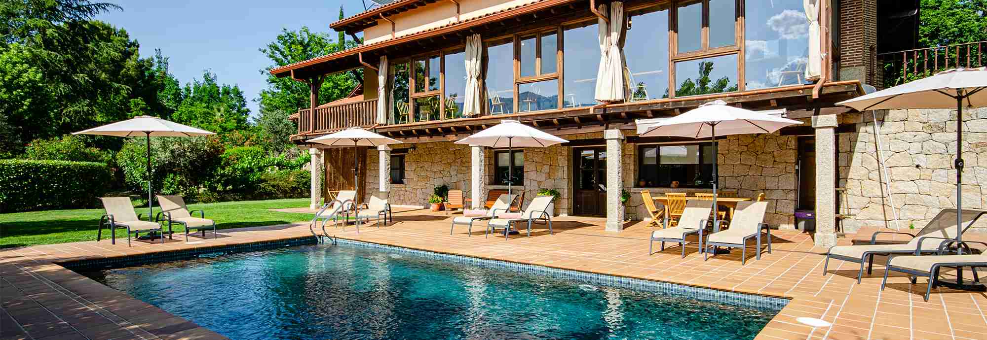 Casa rural en precioso entorno de Gredos junto a famoso pueblo 